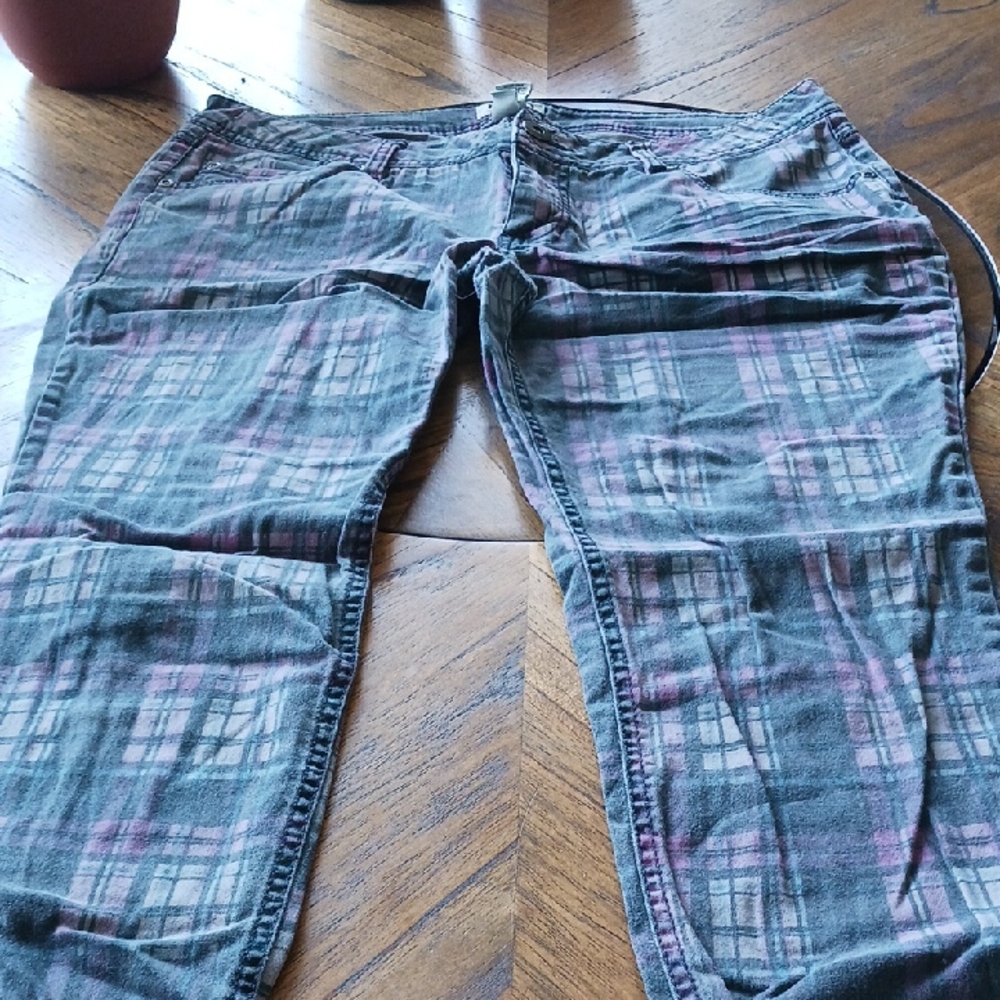 Mudd Plaid Pants in Gray and Pink